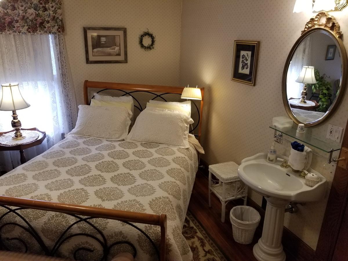 Rose & Thistle Bed & Breakfast Cooperstown Bagian luar foto