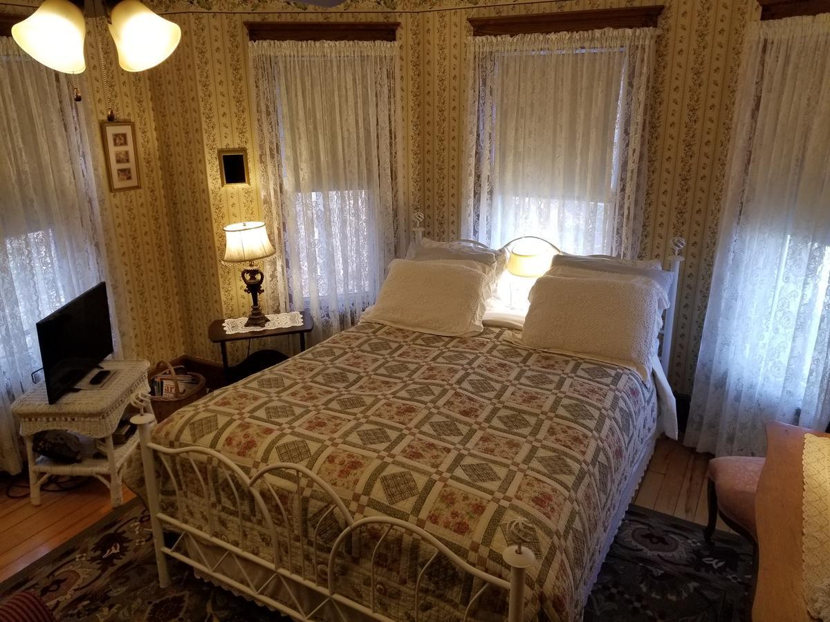 Rose & Thistle Bed & Breakfast Cooperstown Bagian luar foto